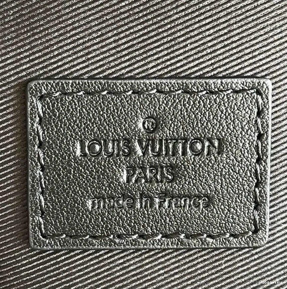 VUITTON S LOUIS LOCK MESSENGER 0227